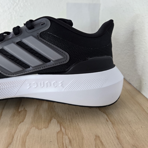 Adidas ULTRABOUNCE Running Men's Shoes Black/White HP5796 - Picture 11 of 12